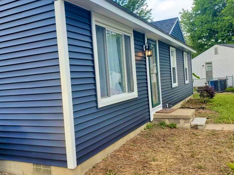 picture of roof shingles completed by dubon construction